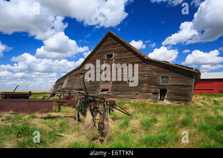 Azienda abbandonata edifici, nei pressi di capo, Saskatchewan, Canada Foto Stock