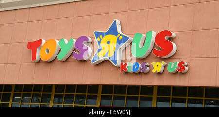 ANN Arbor, MI - 24 agosto: Toys R Us Ann Arbor storefront è mostrato il 24 agosto 2014. Foto Stock