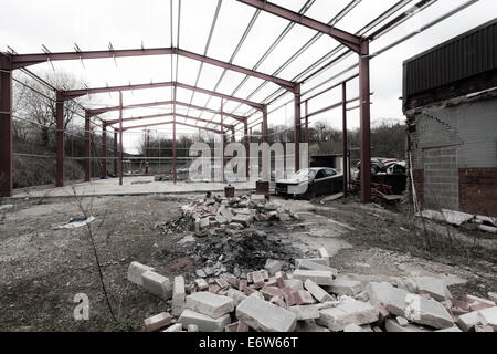 Abbandonato il progetto di costruzione di mattoni macerie dissaturato Foto Stock