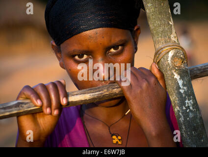 Giovane donna etiope, Kobown, Etiopia Foto Stock