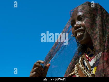 Tribù Borana ragazza adolescente, Yabelo, Etiopia Foto Stock