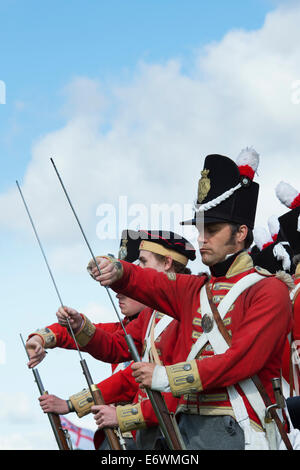 Xliv East Essex reggimento di piede. Reggimento di Fanteria dell'Esercito britannico ad una rievocazione storica. Detling, Kent, Regno Unito Foto Stock