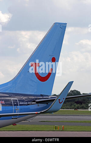 Impennaggi di Thomson Airways Boeing 737-800 Foto Stock