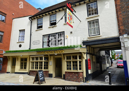 Xvi secolo Olde Kings Arms Hotel, High Street, Città Vecchia, Hemel Hempstead, Hertfordshire, England, Regno Unito Foto Stock