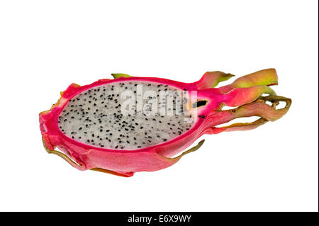 Pitahaya o Dragon frutta (Hylocereus undatus), tagliati a metà Foto Stock