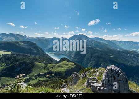 Vista del lago di Königssee e Monte Watzmann dal Monte Jenner, Parco Nazionale di Berchtesgaden, Berchtesgadener Land district Foto Stock