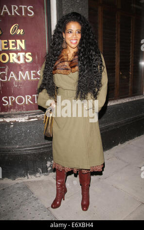 Kelis lascia il kings Head Pub di Hackney dove lei ha ospitato una festa per celebrare il rilascio del suo nuovo album "alimentare" con: Kelis Rogers dove: Londra, Regno Unito quando: 25 Feb 2014 Foto Stock