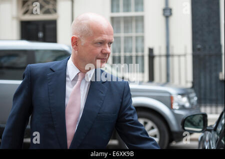 A Downing Street, Londra, Regno Unito. 1 settembre 2014. I ministri e il Regno Unito è il capo del personale a partecipare a una riunione a 10 di Downing Street per discutere il livello rialzato di minaccia da parte di un attacco terroristico in Gran Bretagna. Nella foto: William Hague. Credito: Lee Thomas/Alamy Live News Foto Stock