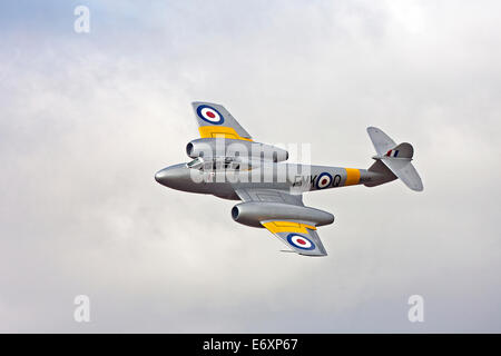 Una suggestiva vista del Gloster Meteor in volo. Foto Stock