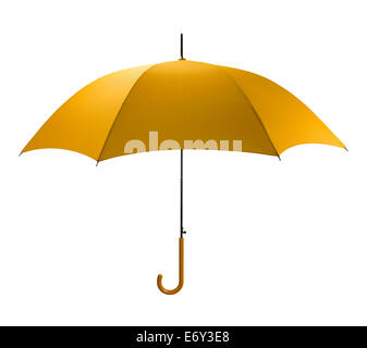 Di colore giallo brillante ombrello inclinato isolati su sfondo bianco. Foto Stock