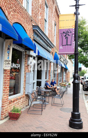 Winston-Salem, North Carolina. La caffetteria sul commercio Street nel quartiere dell'arte. Foto Stock