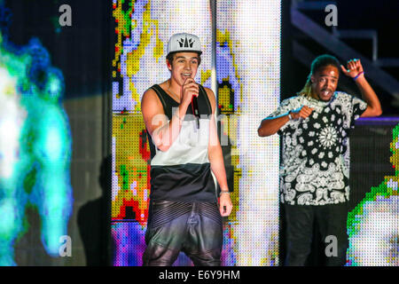 Greensboro, Nord Carolina, Stati Uniti d'America. Il 29 agosto, 2014. Music Artista Austin MAHONE effettua in rovere bianco anfiteatro nella Carolina del Nord. Austin Mahone (nato il 4 aprile 1996) è un American pop cantautore. © Andy Martin Jr./ZUMA filo/Alamy Live News Foto Stock