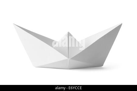 Origami White Paper Boat isolati su sfondo bianco. Foto Stock