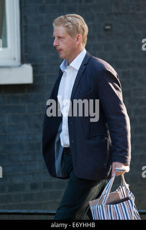 Londra, Regno Unito. 2° settembre 2014. Consigliere politico del Jo Johnson arriva per una riunione del gabinetto a 10 Downing Street, martedì 2 settembre 2014. Credito: Heloise/Alamy Live News Foto Stock