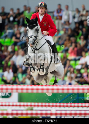 Caen, Francia. 02Sep, 2014. Rider Marcus Ehning della Germania a cavallo "Cornado NRW' compete in Show Jumping concorrenza durante il World Equestrian Games 2014 a Caen, Francia, 02 settembre 2014. Foto: ROLF VENNENBERND/DPA/Alamy Live News Foto Stock