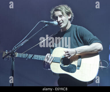 Jersey, Isole del Canale, UK. Il 31 agosto, 2014. Jersey Live Festival Trinità nelle isole del Canale.Ben Howard eseguendo in Jersey Live Festival. Credito: charlie bryan/Alamy Live News Foto Stock