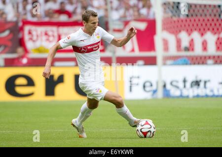 Stuttgart, Germania. Il 30 agosto, 2014. Stuttgart, Florian Klein in azione durante la Bundesliga partita di calcio tra VfB Stoccarda e 1. FC Colonia a Mercedes-Benz Arena a Stoccarda, Germania, 30 agosto 2014. Foto: Sebastian Kahnert/dpa/Alamy Live News Foto Stock