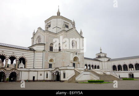 Mausoleo principale la costruzione presso il Cimitero Monumentale di Milano, Italia Foto Stock