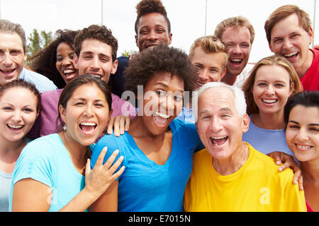 Outdoor ritratto della folla Multi-Ethnic Foto Stock