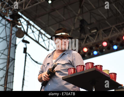 Virginia Beach, Virginia, Stati Uniti d'America. Il 30 agosto, 2014. JOHN POPPER di 'Blues Travler' esegue in Virginia Beach durante l'American Music Festival. © Jeff Moore/ZUMA filo/ZUMAPRESS.com/Alamy Live News Foto Stock