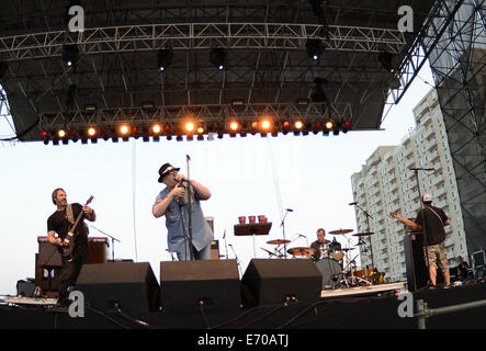 Virginia Beach, Virginia, Stati Uniti d'America. Il 30 agosto, 2014. JOHN POPPER di 'Blues Travler' esegue in Virginia Beach durante l'American Music Festival. © Jeff Moore/ZUMA filo/ZUMAPRESS.com/Alamy Live News Foto Stock