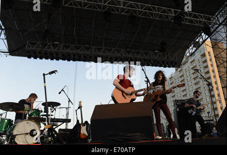 Virginia Beach, Virginia, Stati Uniti d'America. Il 30 agosto, 2014. 'Striking corrisponda all' esegue in Virginia Beach durante l'American Music Festival. © Jeff Moore/ZUMA filo/ZUMAPRESS.com/Alamy Live News Foto Stock