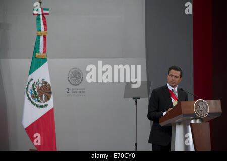 Città del Messico. 2 Sep, 2014. Il Presidente messicano Enrique Peña Nieto presenta la sua seconda relazione annuale alla nazione di Città del Messico, capitale del Messico, sul Sett. 2, 2014. Credito: Alejandro Ayala/Xinhua/Alamy Live News Foto Stock