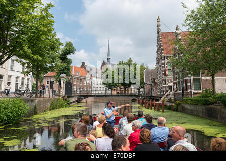 I turisti in una gita guidata in battello in Amersfoort, Paesi Bassi Foto Stock