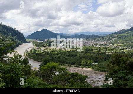 Il fiume huallaga a Tingo Maria. huanuco dipartimento. Perù. Foto Stock