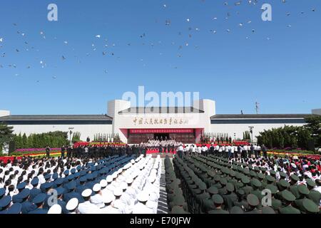 Pechino, Cina. 3 Sep, 2014. Una marcatura di commemorazione del 69º anniversario della vittoria del popolo cinese la guerra di resistenza contro l'Aggressione giapponese, è tenuto presso il Museo della Guerra del popolo cinese di resistenza del giapponese Aganist aggressione, a Pechino, capitale della Cina, Sett. 3, 2014. Credito: Ding Lin/Xinhua/Alamy Live News Foto Stock