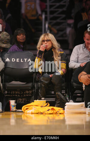 Venerdì 28 Febbraio, 2014; celebrità presso i Lakers gioco. I Los Angeles Lakers sconfitti i Sacramento Kings mediante il punteggio finale di 126-122 a Staples Center in downtown Los Angeles, CA. Dotato di: Dyan Cannon dove: Los Angeles, California, Stati Uniti Foto Stock