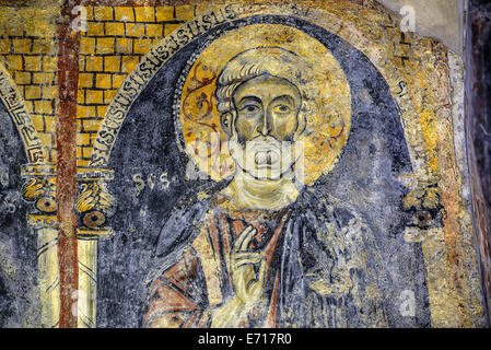 Italia Basilicata Matera la chiesa rupestre di San Giovanni in Monterrone xiii secolo affresco di San Pietro Foto Stock