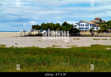 Talmont sur Gironde, Charente-Maritime, Poitou-Charentes, un villaggio sull'estuario Gironde nel sud ovest della Francia Foto Stock