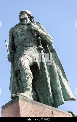 Leifur Eriksson statua al di fuori della Chiesa Hallgrimskirkja, Reykjavik, Islanda Foto Stock