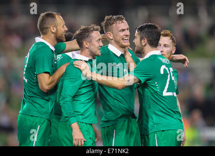 Dublino, Irlanda. 03Sep, 2014. Amichevole internazionale fixture Repubblica di Irlanda versus Oman. Alex Pearce (Irlanda) celebra il suo punteggio i lati secondo obiettivo. L'Irlanda ha vinto la partita dal punteggio di credito 2-0: Azione Plus sport/Alamy Live News Foto Stock