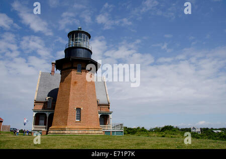 Stati Uniti d'America, Rhode Island Block Island, Mohegan Bluffs, sud-est di Faro. Pietra miliare storica nazionale, c. 1887. Foto Stock