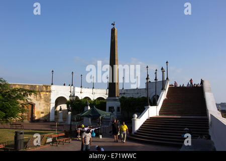 Vista della Plaza de Bovedas Francia-Las, Casco Antiguo, Panama City, Panama. Foto Stock