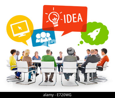 Gruppo di diverse persone di affari il brainstorming Foto Stock