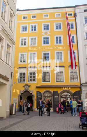 Austria: il luogo di nascita di Mozart presso il centro storico di Salisburgo. Foto dal 30 marzo 2014. Foto Stock