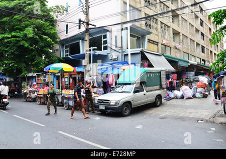 Popolo Thai andare al mercato Bobae per lo shopping in Agosto 31, 2014 a Bangkok in Tailandia. Foto Stock