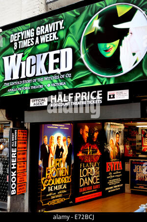 Londra, Inghilterra, Regno Unito. 'Half Price Theatre Ticket Booth in Leicester Square Foto Stock