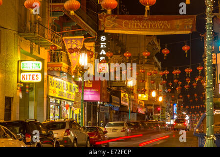 Chinatown di notte su Grant Street di San Francisco, California, Stati Uniti d'America. Foto Stock