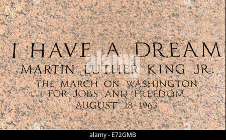 Stati Uniti d'America, Washington DC, National Mall Lincoln Memorial Martin Luther King marzo incisione nella parte anteriore del peristilio che commemora la sua ho un sogno discorso durante la marcia su Washington per i posti di lavoro e di libertà il 28 agosto 1963. Foto Stock