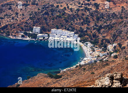 Vista panoramica del bellissimo villaggio Loutro, accessibile solo in barca o a piedi! Sfakia, Chania, Creta, Grecia Foto Stock