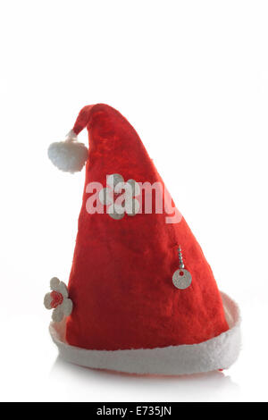 Unica Santa Claus Red Hat isolati su sfondo bianco Foto Stock