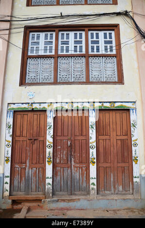 Casa in stile del Nepal in Patan Durbar Square è situato al centro di Lalitpur Sub-Metropolitan città in Nepal Foto Stock