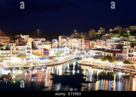 Il lago di Voulismeni, Agios Nikolaos, Lassithi, Creta, Isole Greche, Grecia, Europa Foto Stock