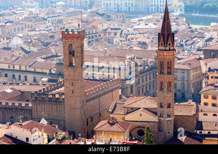 Vista su Firenze dal Duomo, Torre del Bargello, Sito Patrimonio Mondiale dell'UNESCO, Firenze (Firenze), Toscana, Italia, Europa Foto Stock