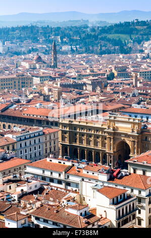 Vista su Firenze dal Duomo, Sito Patrimonio Mondiale dell'UNESCO, Firenze (Firenze), Toscana, Italia, Europa Foto Stock