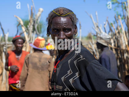 Cerimonia di lutto in Hamer Tribe, Turmi, Valle dell'Omo, Etiopia Foto Stock